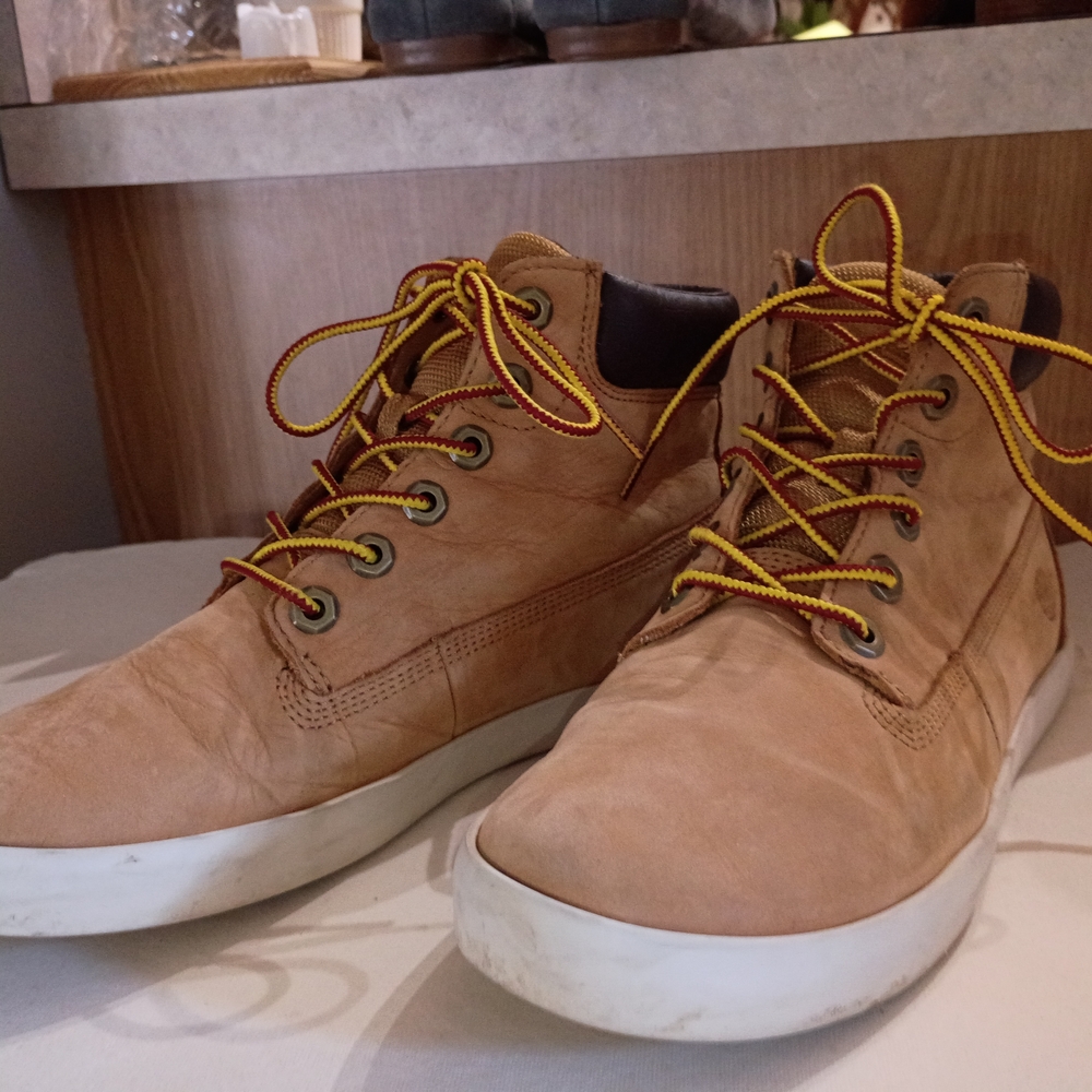 Timberland Tan Chukka Boots with Yellow Laces